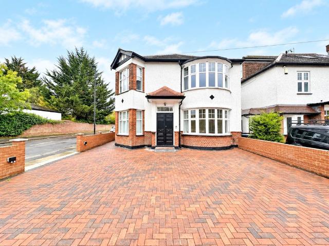 Old Park Ridings, Enfield N21, 3 bed flat to rent, £2,850 pcm | PrimeLocation