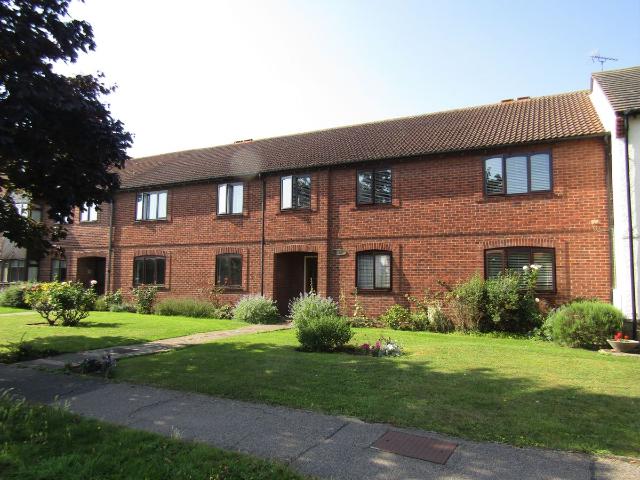 Old Parsonage Way, Frinton On Sea CO13, 2 bed flat to rent, £1,150 pcm | PrimeLocation