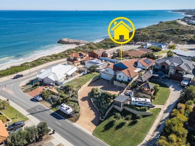 Old Quinns Charmer with SWEEPING PANORAMIC OCEAN VIEWS