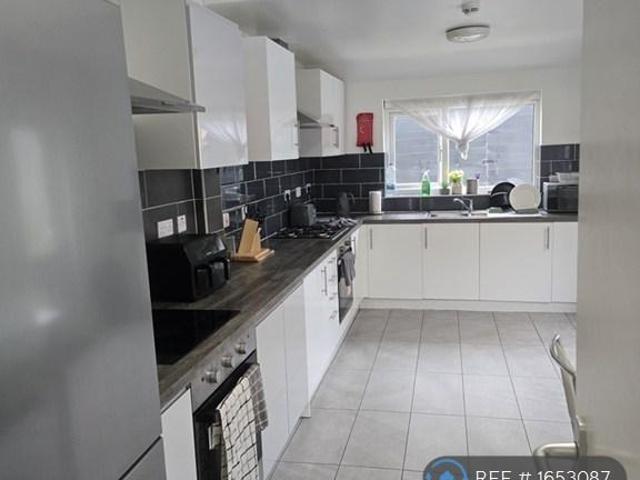 Old Road West, Gravesend, DA11 1 bed in a house share to rent £900 pcm £208 pw