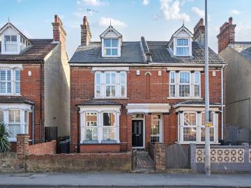 Old Road West, Gravesend DA11, 3 bed terraced house to rent, £2,175 pcm | PrimeLocation