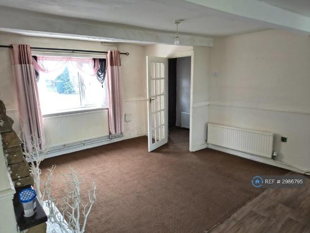 Old Road, Bradford, BD7 2 bed terraced house to rent £700 pcm £162 pw
