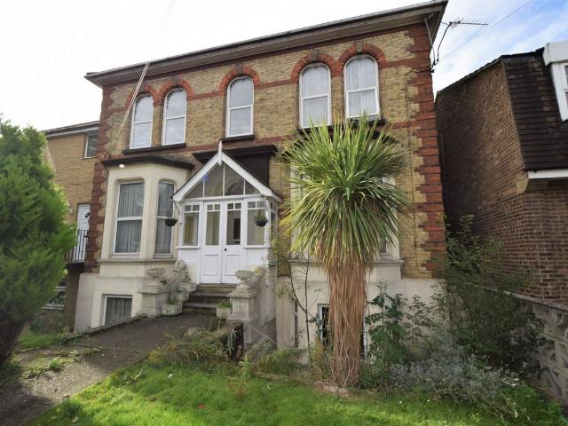Old Road East, Gravesend DA12, Studio to rent, £650 pcm | PrimeLocation