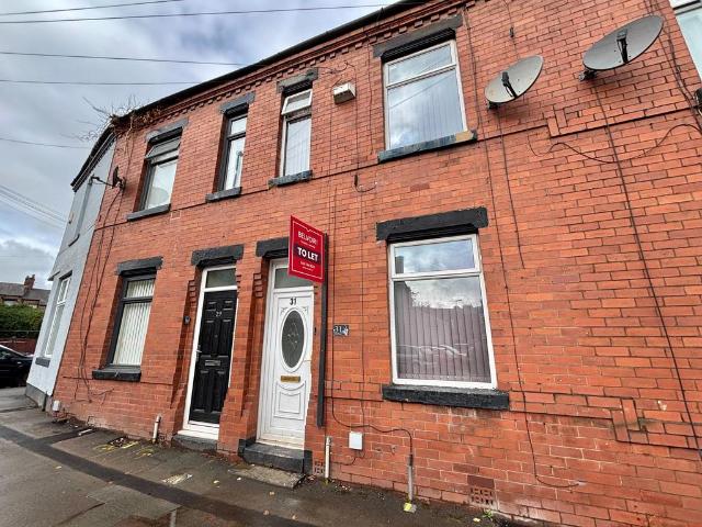 Old Road, Failsworth, M35 2 bed terraced house to rent £1,025 pcm £237 pw