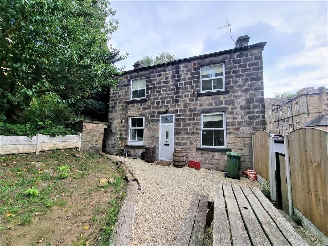 Old Road, Farsley, Pudsey LS28, 2 bed semi detached house to rent, £1,200 pcm | PrimeLocation