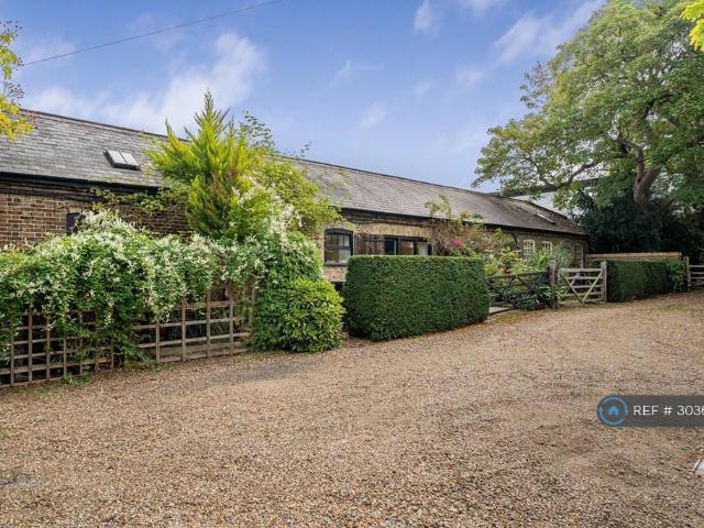 Old Road, Harlow, CM17 2 bed flat to rent £1,600 pcm £369 pw