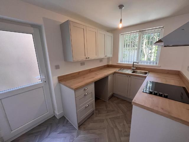 Old Rd, 2 bed terraced house to rent £850 pcm £196 pw