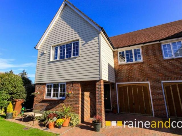 Old Rectory Drive, Hatfield 4 bed semi detached house to rent £3,300 pcm £762 pw