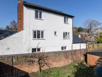 Old Reigate Road, Betchworth RH3, 2 bed detached house to rent, £1,950 pcm | PrimeLocation