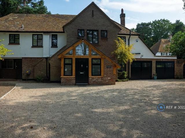 Old Woking Road, Woking, GU22 5 bed detached house to rent £5,300 pcm £1,223 pw