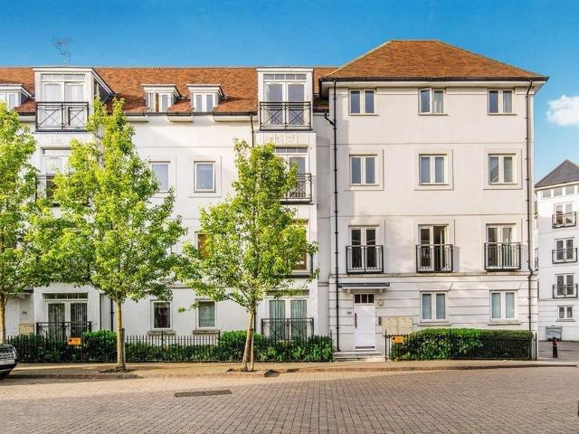 Old Watling Street, CANTERBURY, CT1 1 bed flat to rent £1,050 pcm £242 pw