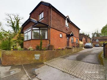 Old Well Court, Thames Street, Sonning, Reading RG4, 3 bed detached house to rent, £2,750 pcm | PrimeLocation