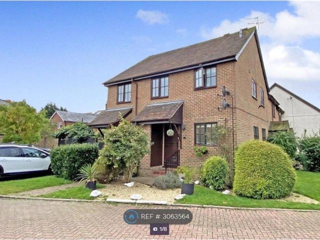 Old Town Close, Beaconsfield HP9, 2 bed maisonette to rent, £1,799 pcm | PrimeLocation