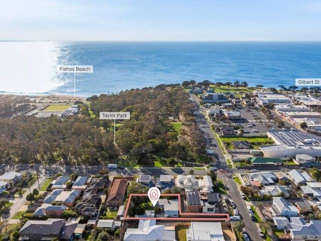Old Torquay Charmer in Prime Spot