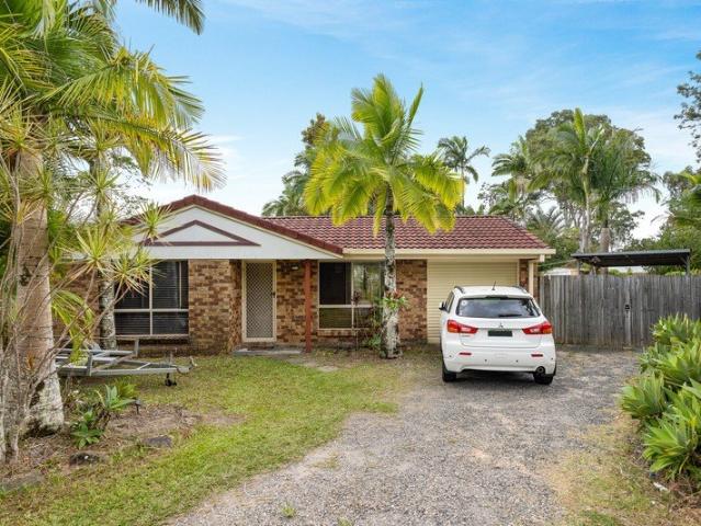 Old Tewantin Gem Walk to Town, Packed with Potential