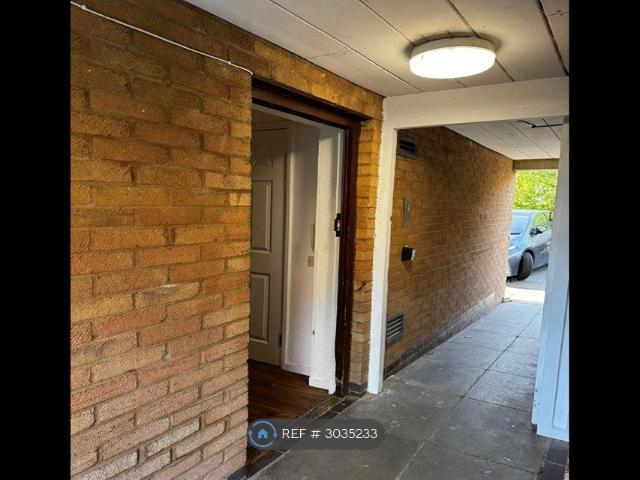 Oldbrook, Milton Keynes MK6, 2 bed flat to rent, £1,250 pcm | PrimeLocation