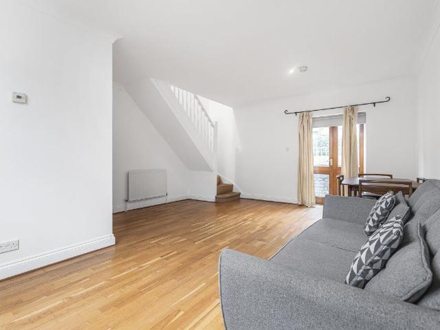 Oldfield Road, Stoke Newington N16, 2 bed property to rent, £2,600 pcm | PrimeLocation