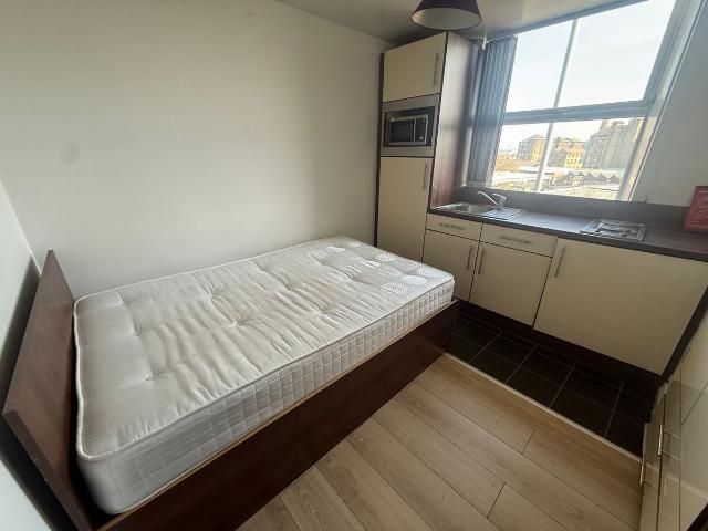 Oldgate, Huddersfield HD1, 1 bed flat to rent, £470 pcm | PrimeLocation