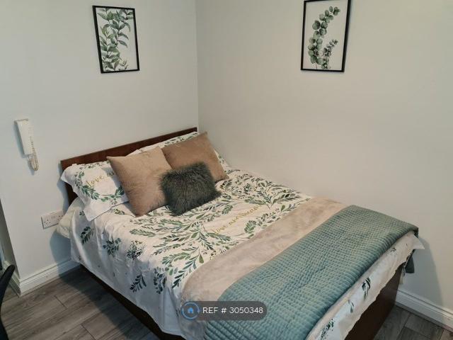 Oldgate, Huddersfield HD1, Studio to rent, £470 pcm | PrimeLocation