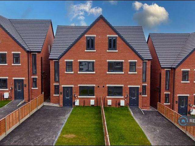 Oldham, Oldham, OL8 5 bed semi detached house to rent £2,050 pcm £473 pw
