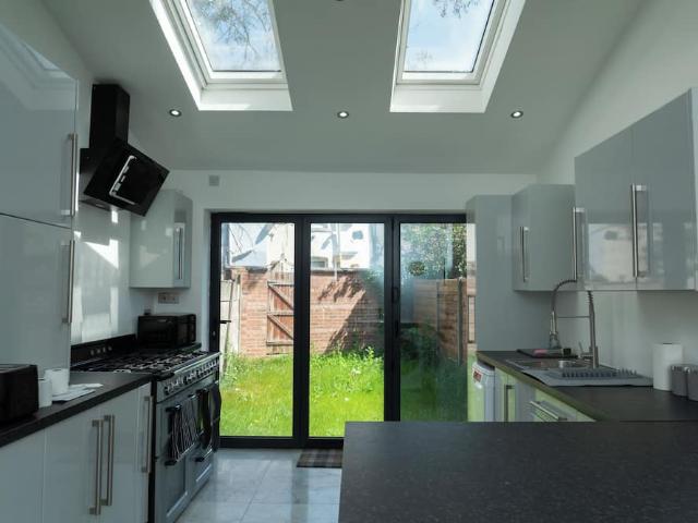 Oldham, M35 0AZ, United Kingdom | 4 bed house for rent #168059181 | Rentberry