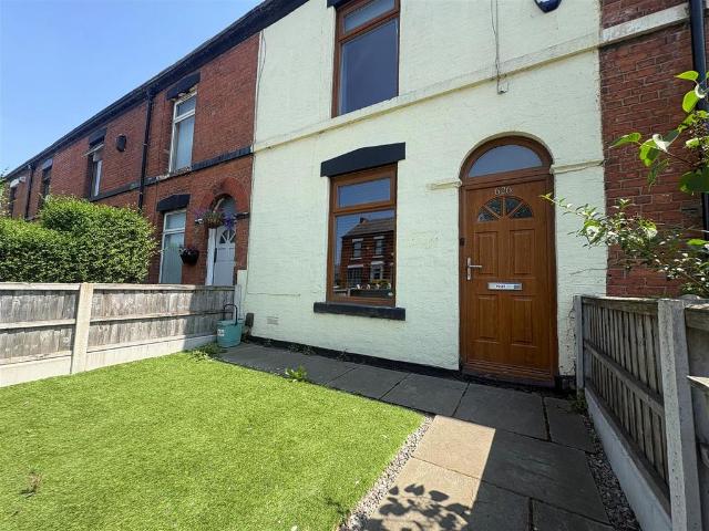 Oldham Road, Failsworth, Manchester 2 bed terraced house to rent £1,125 pcm £260 pw