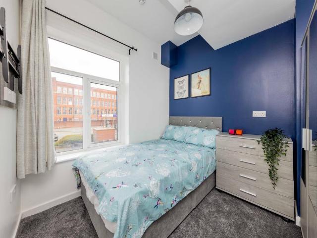 Oldham Road, Failsworth, Manchester, M35 8 bed house share to rent £650 pcm £150 pw