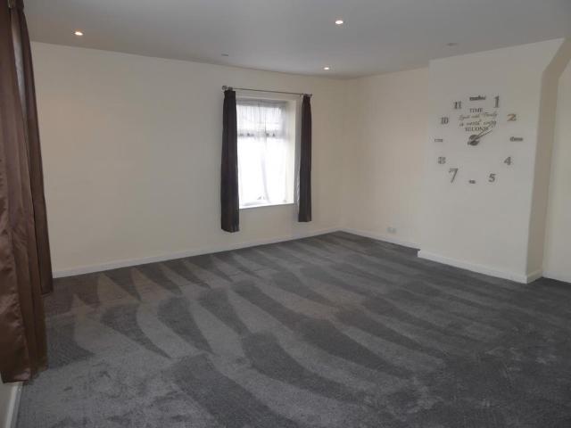 Oldham Road, Greater Manchester OL7 1 bed apartment to rent £695 pcm £160 pw