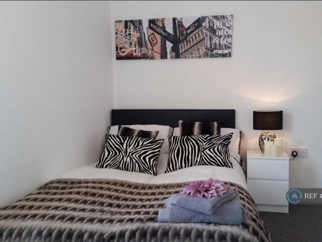 Oldham Road, Rochdale, OL11 1 bed in a house share to rent £475 pcm £110 pw