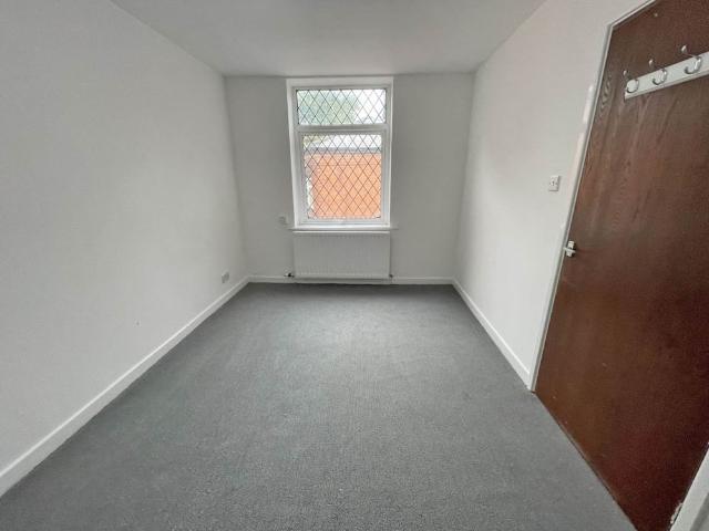 Oldham Road, Royton