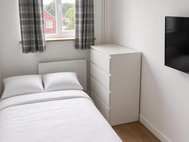 Oldstead Road, Bromley BR1 1 bed in a house share to rent £750 pcm £173 pw