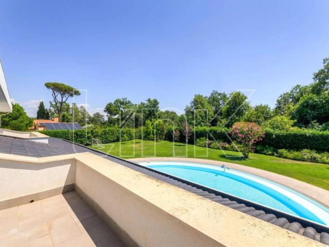 Olgiata – moderna villa di design con piscina 630m² Roma