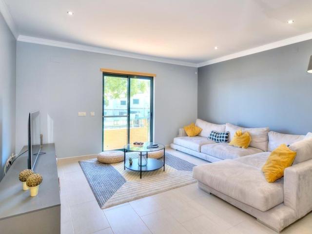 Olhão V4 próxima de todas as comodidades e restaurantes da. 299m² Quelfes