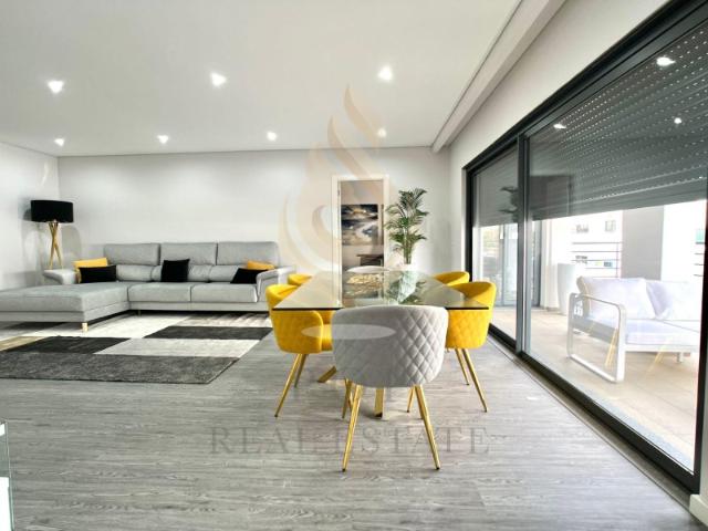 OLHÃO Apartamento T3 novo, com terraço, garagem e arrecadação, em condomínio com piscina