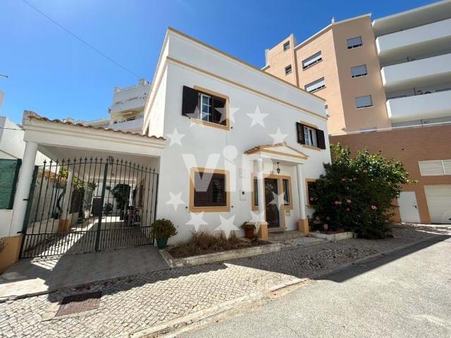 OLHÃO MORADIA 5 QUARTOS 2 PISOS TERRAÇO