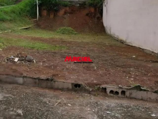 OLHEM QUE RARIDADE! TERRENO DE QUASE 300M NO DOM BOSCO