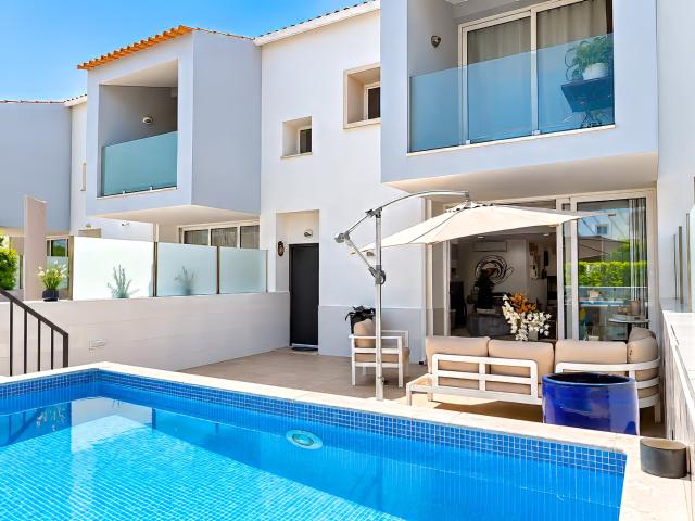 Olhos de Água, moradia geminada com piscina, 4 quartos, a 4. 205m² Albufeira e Olhos de Água