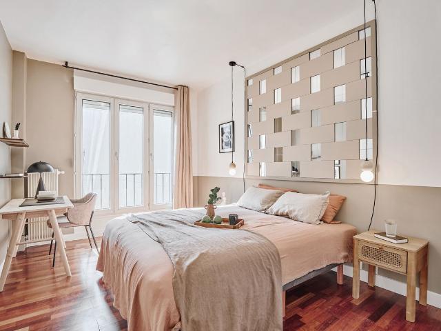 Oliva 3 bedrooms in Trocadero, Paris Amsterdam Apartments for Rent