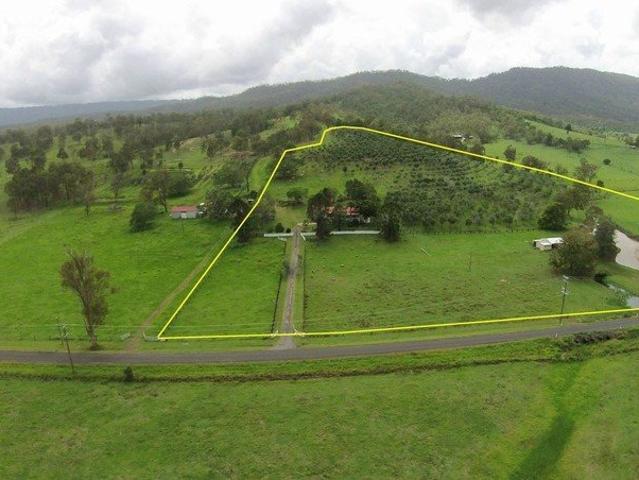 'Oliva Di Tabragalba' Stunning Queenslander with olive grove on 20 acres