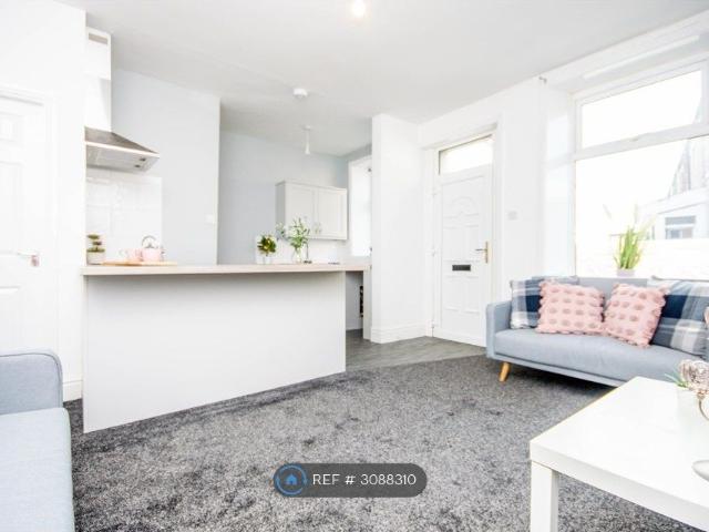 Olive Street, Stacksteads OL13, 2 bed terraced house to rent, £650 pcm | PrimeLocation