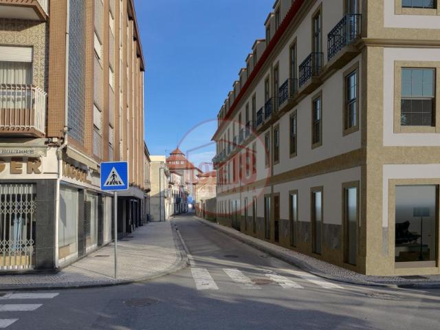 Oliveira Plaza: Onde a Alma Oliveirense Encontra a Modernidade T2
