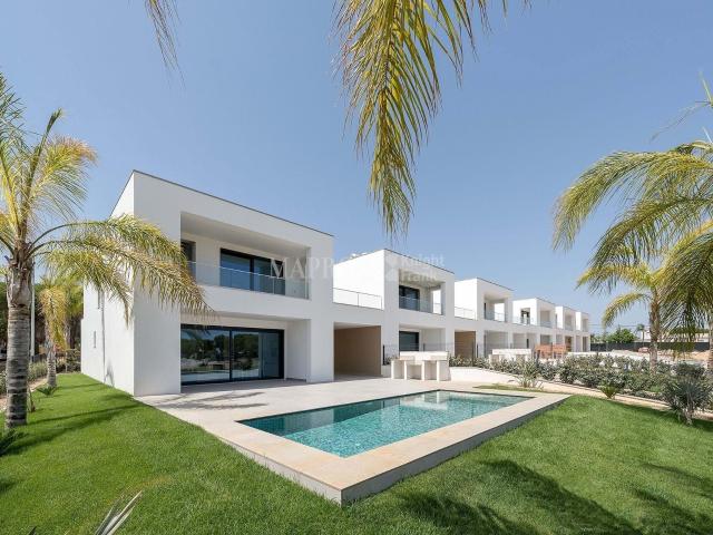 Uma Coleção de Moradias Contemporâneas 160m² Quarteira