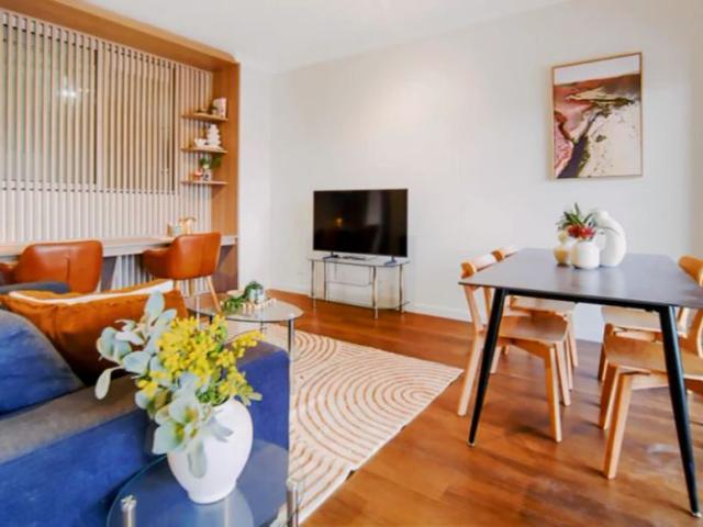 Oliver’s place, Sydney
