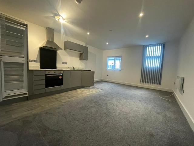 Oliver Street, Birkenhead CH41, 1 bed flat to rent, £675 pcm | PrimeLocation