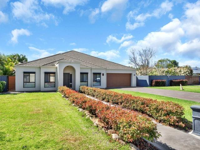 Oliveto Court Oasis, Family Living at Its Finest