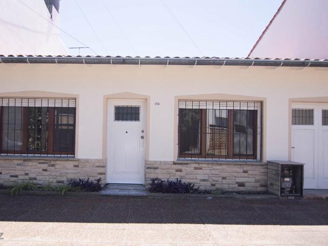 Olivos for rent, very nice villa of 3 amb. Living dining room, kitchen with daily dining room, patio, grarage and terrace