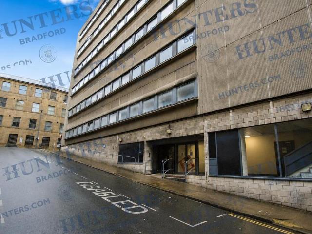 Olicana House, Chapel Street. Studio to rent £475 pcm £110 pw
