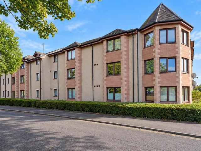 Oliphant Court, Riverside FK8 2 bed flat to rent £1,175 pcm £271 pw