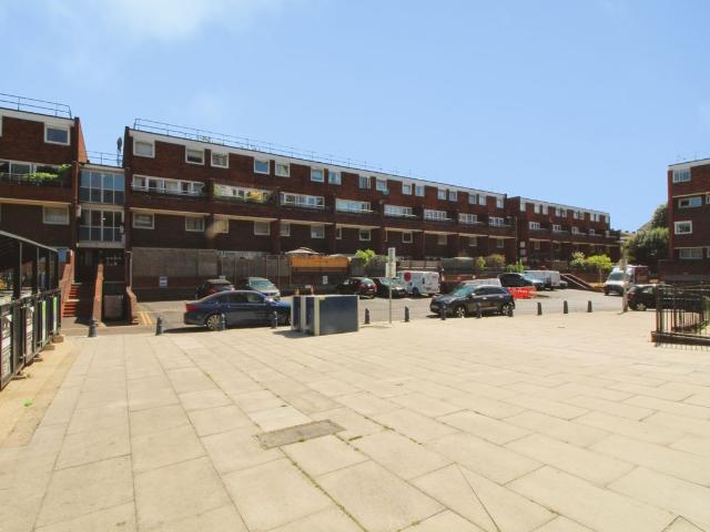 Ollerton Green, Bow, London E3, 4 bed maisonette to rent, £3,200 pcm | PrimeLocation