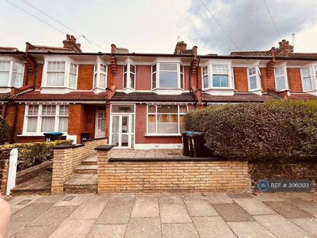 Ollerton Road, London, N11 3 bed terraced house to rent £2,700 pcm £623 pw